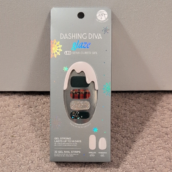 Dashing Diva Glaze LED Semi-Cured Gel Nail Strips Christmas Holiday Themed NWT - Picture 1 of 2